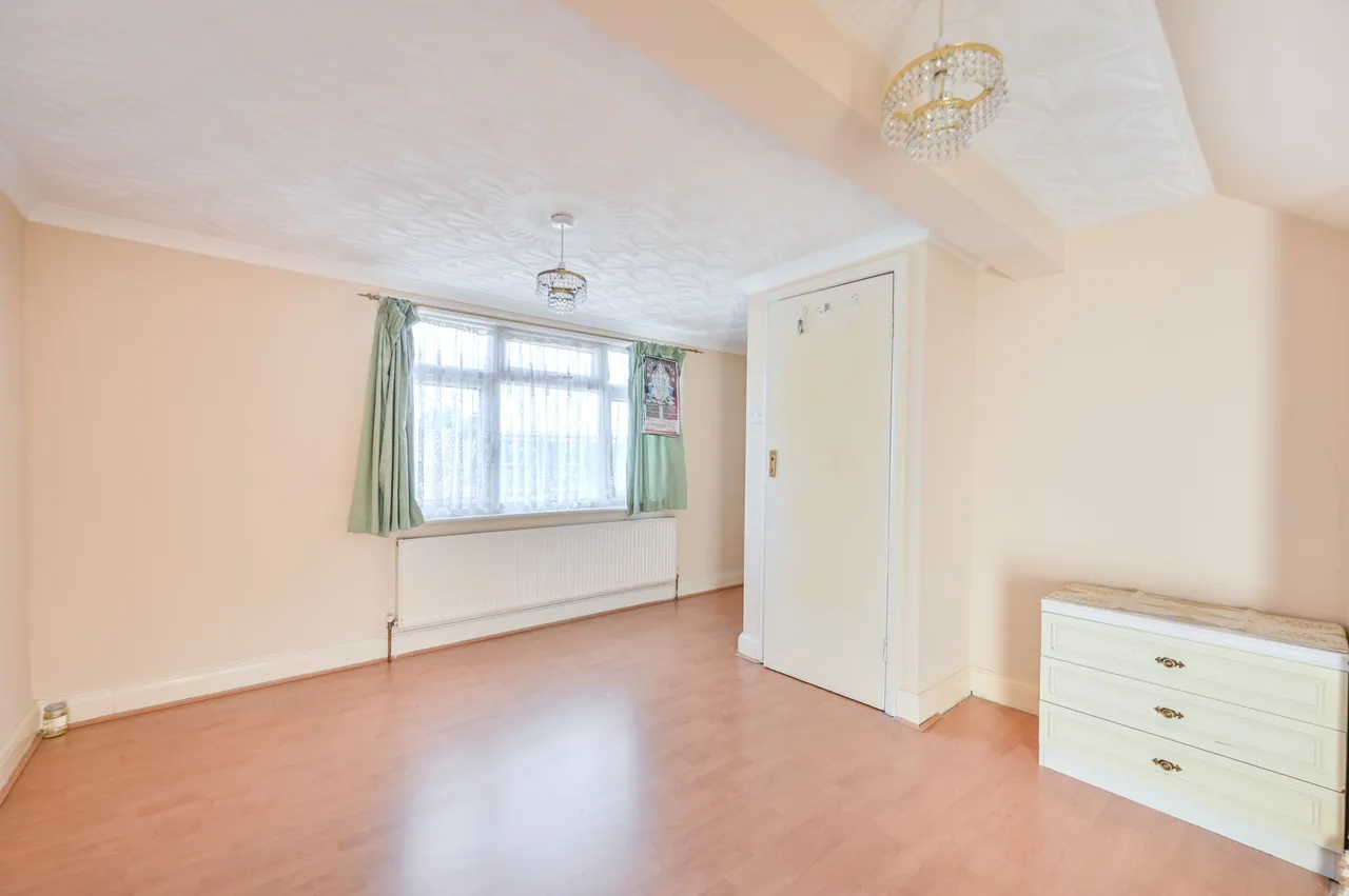 51 Woodside Close, Wembley, photo 5