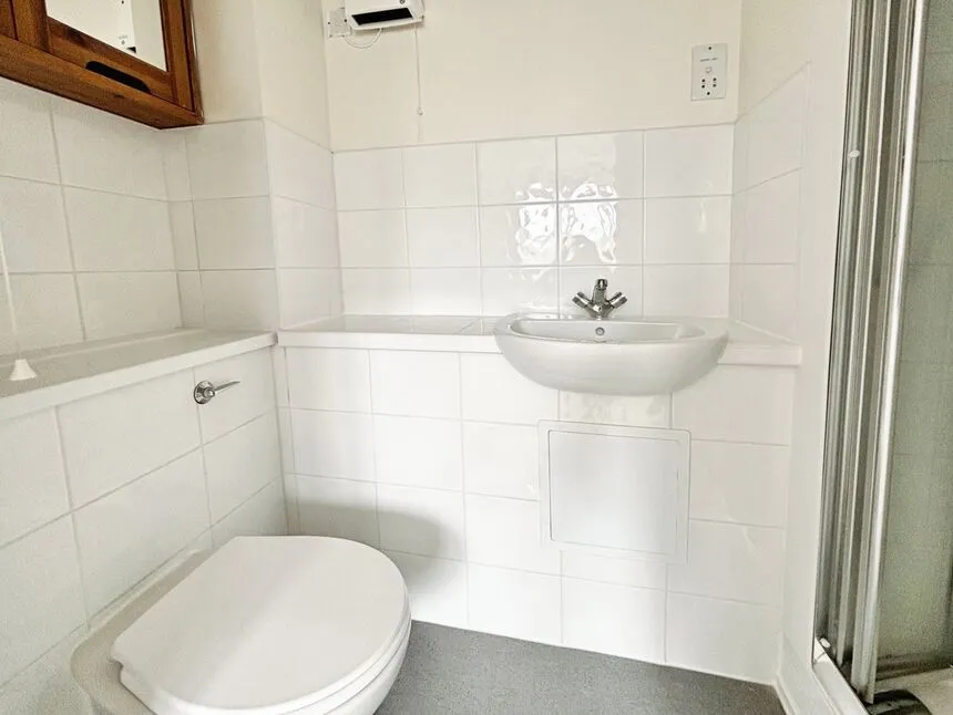 Dunlop Close, Dartford, Kent, DA1, photo 8