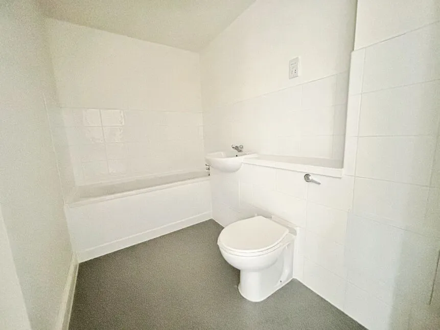 Dunlop Close, Dartford, Kent, DA1, photo 6