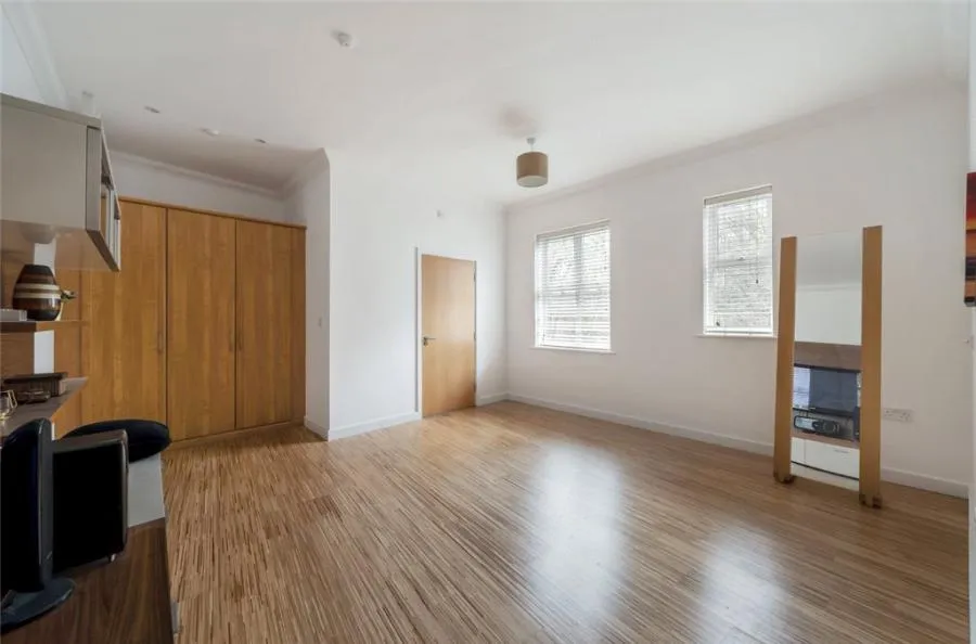 Regents Drive, Woodford Green, IG8, photo 6