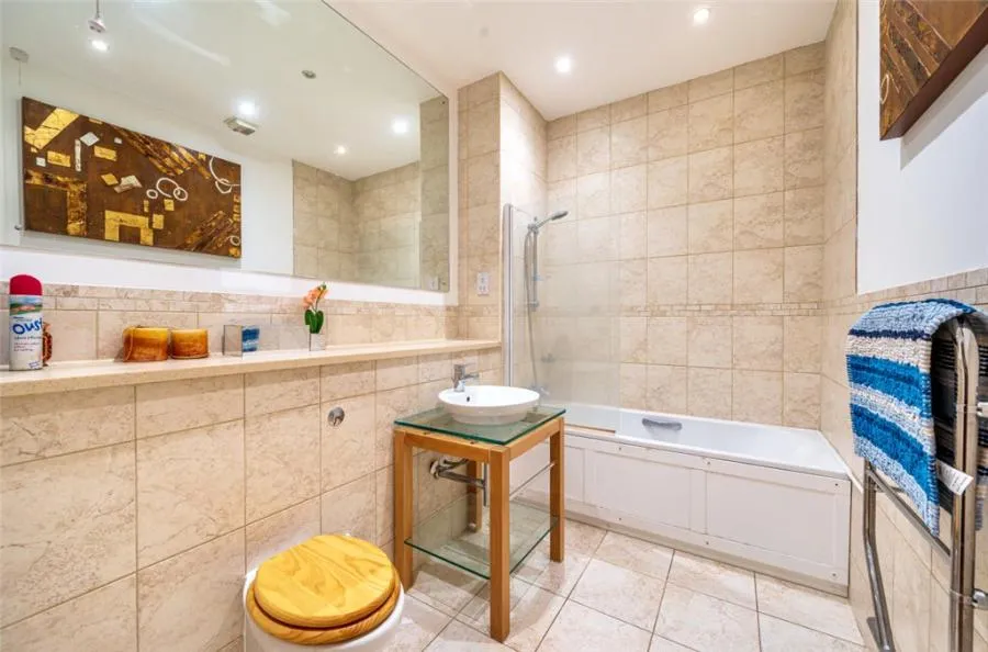Regents Drive, Woodford Green, IG8, photo 9
