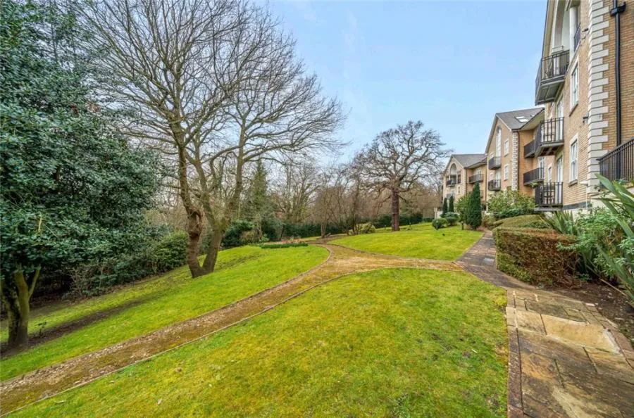 Regents Drive, Woodford Green, IG8, photo 11