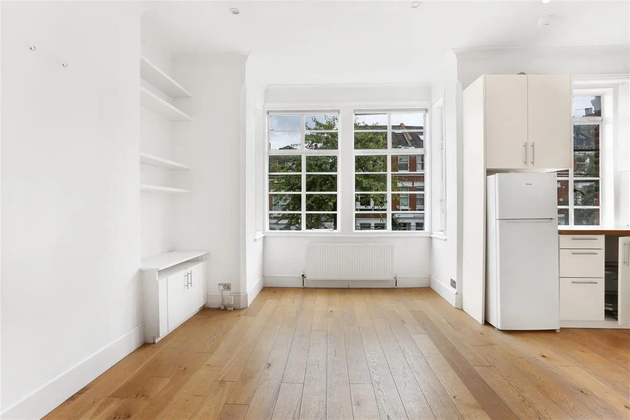 Beversbrook Road, London, photo 4