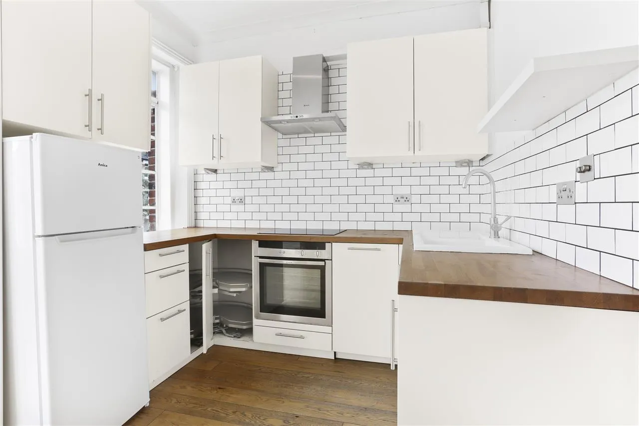 Beversbrook Road, London, photo 5