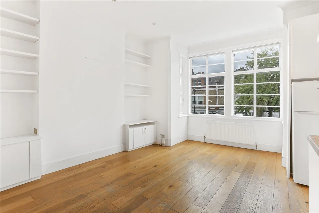 Beversbrook Road, London, photo 2