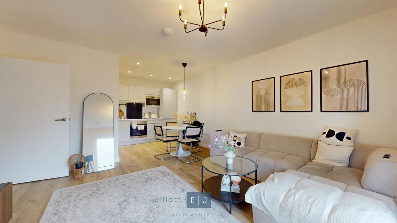 Epping Gate, Loughton, photo 8