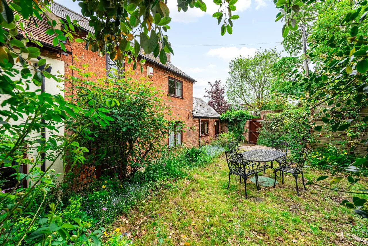 Newport Road, Moulsoe, MK16, photo 7