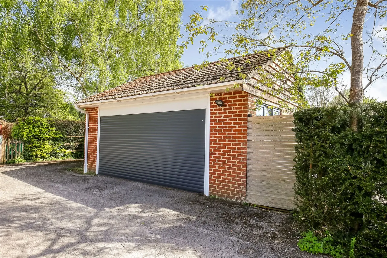 Mill Lane, Romsey, Hampshire, SO51 8EW, photo 17