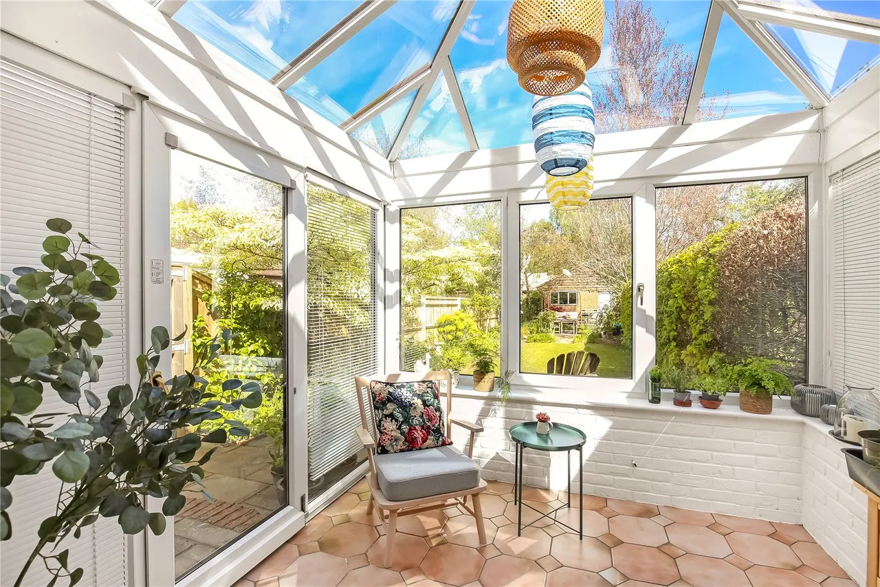 Mill Lane, Romsey, Hampshire, SO51 8EW, photo 6