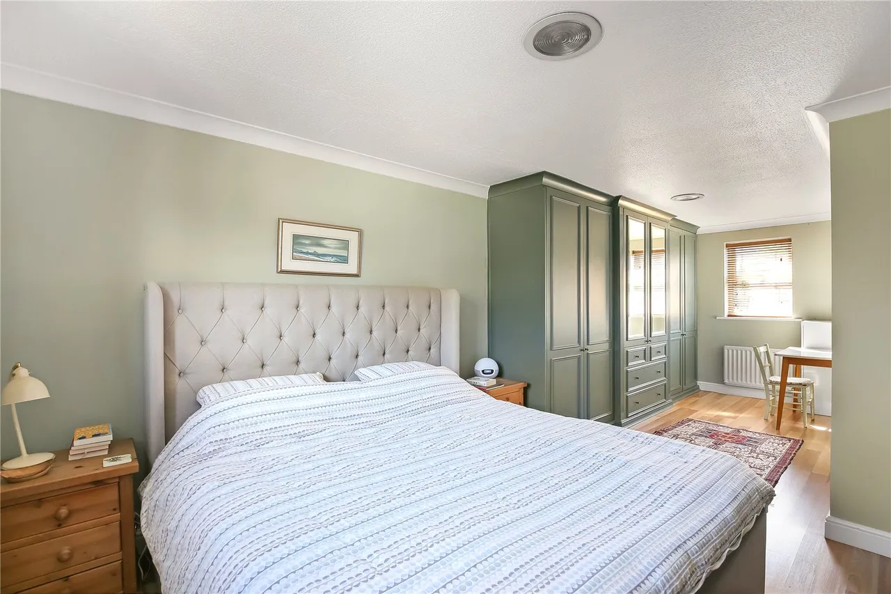 Mill Lane, Romsey, Hampshire, SO51 8EW, photo 7