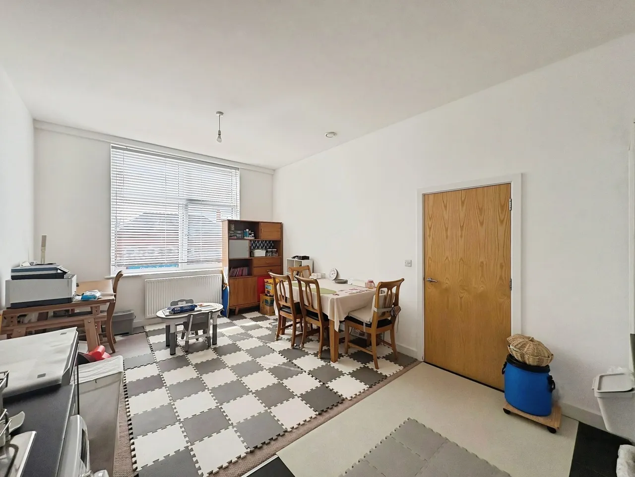Knoll Road, Camberley, Surrey, GU15 3BP, photo 3