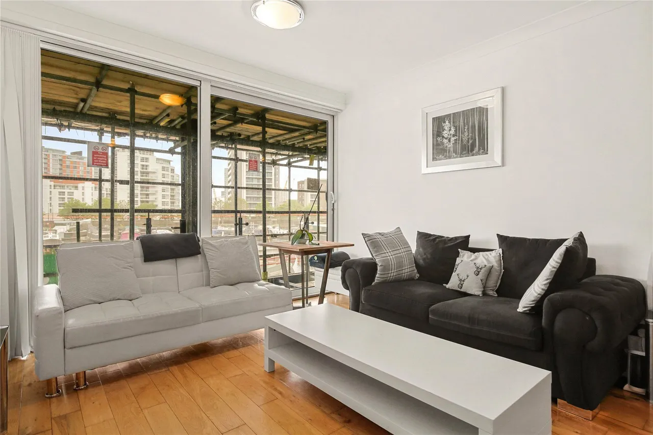 Boardwalk Place, Poplar Dock Marina, E14, photo 4