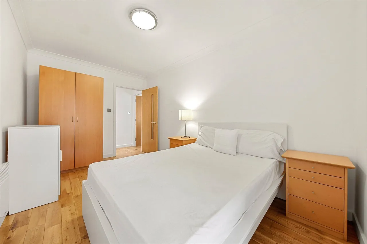 Boardwalk Place, Poplar Dock Marina, E14, photo 19
