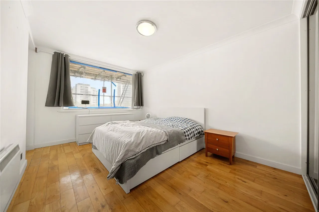 Boardwalk Place, Poplar Dock Marina, E14, photo 7