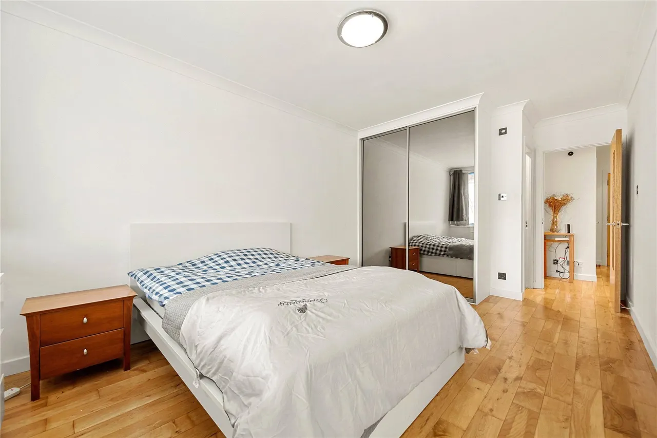 Boardwalk Place, Poplar Dock Marina, E14, photo 8