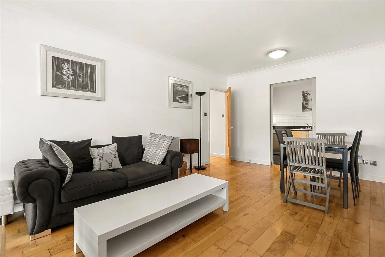 Boardwalk Place, Poplar Dock Marina, E14, photo 5