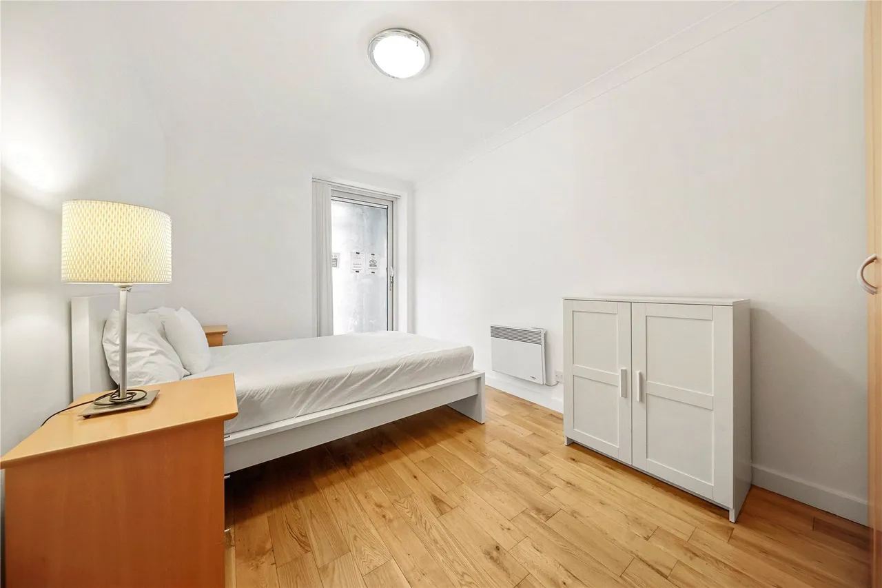 Boardwalk Place, Poplar Dock Marina, E14, photo 18