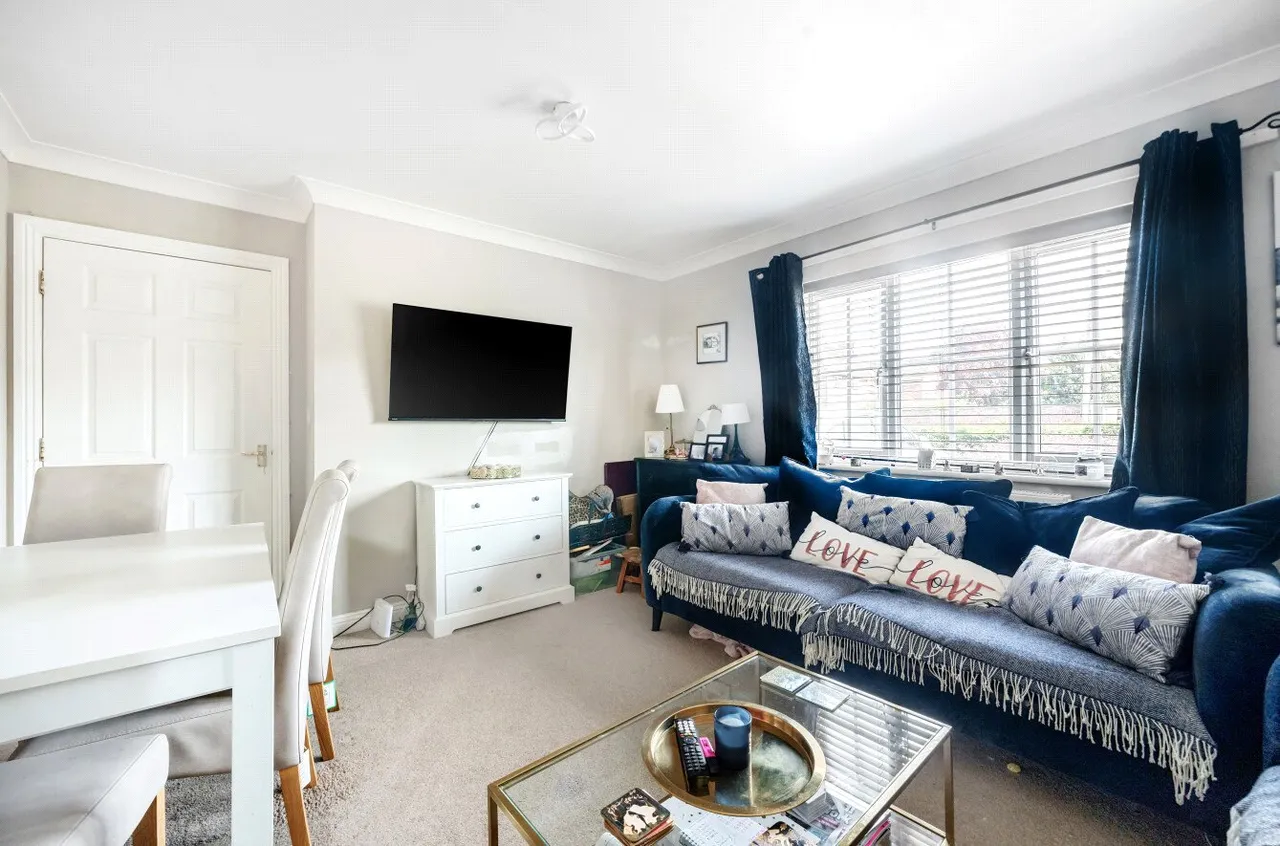 Roebuck Estate, Binfield, Bracknell, Berkshire, RG42 4DD, photo 2