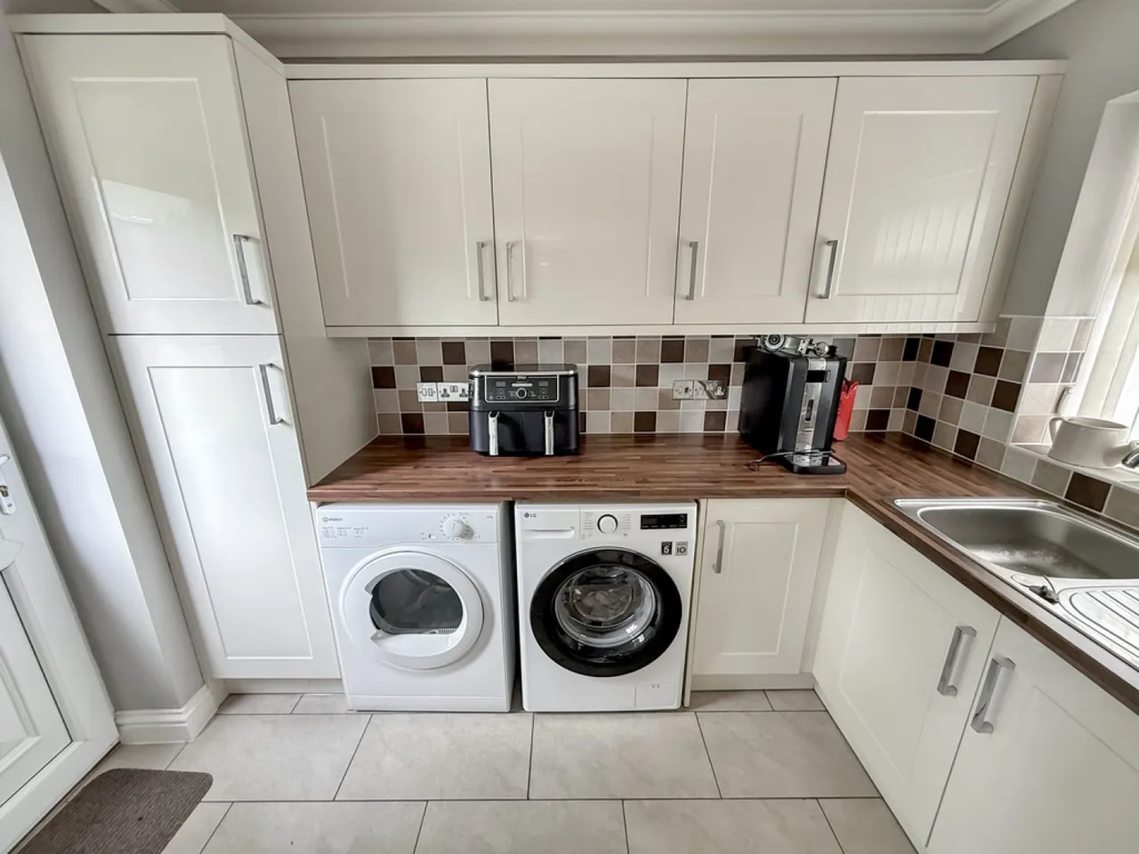 Acacia Drive, Westbury, photo 10