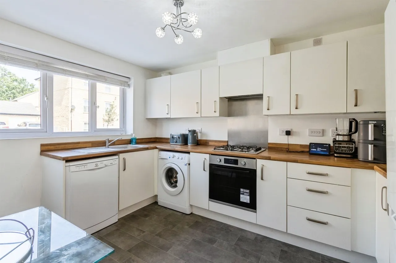 Magnolia Road, Seacroft, LS14, photo 5