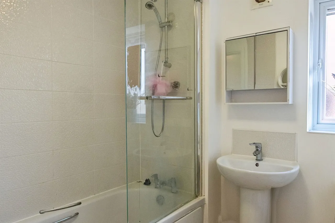 Magnolia Road, Seacroft, LS14, photo 12