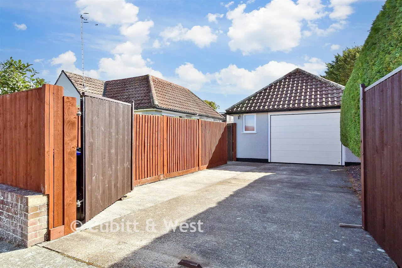 Muirfield Close, Worthing, BN13, photo 24