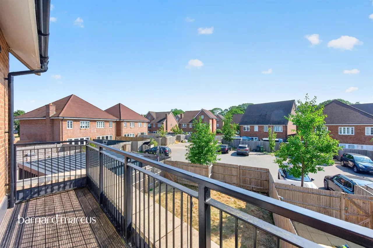 Aylsham Road, Tadworth, photo 9