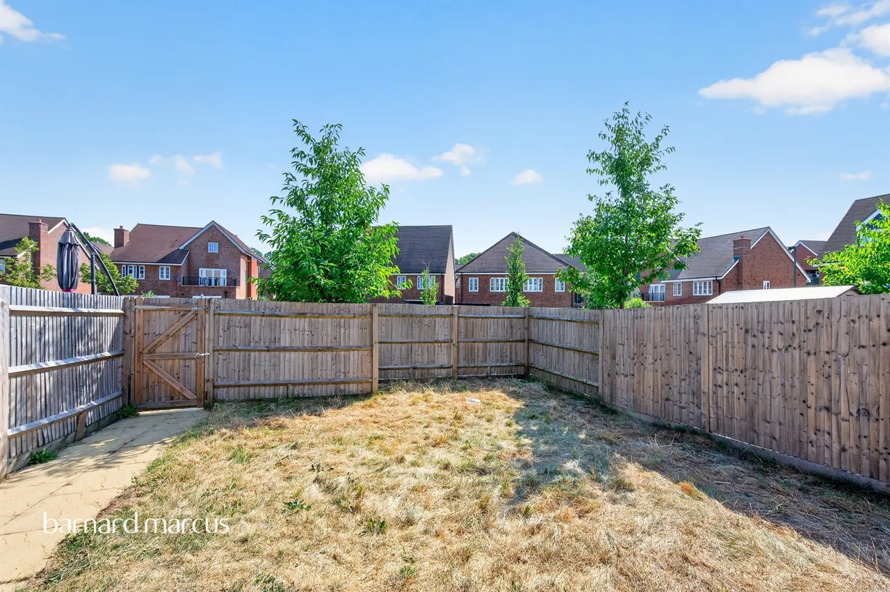 Aylsham Road, Tadworth, photo 5