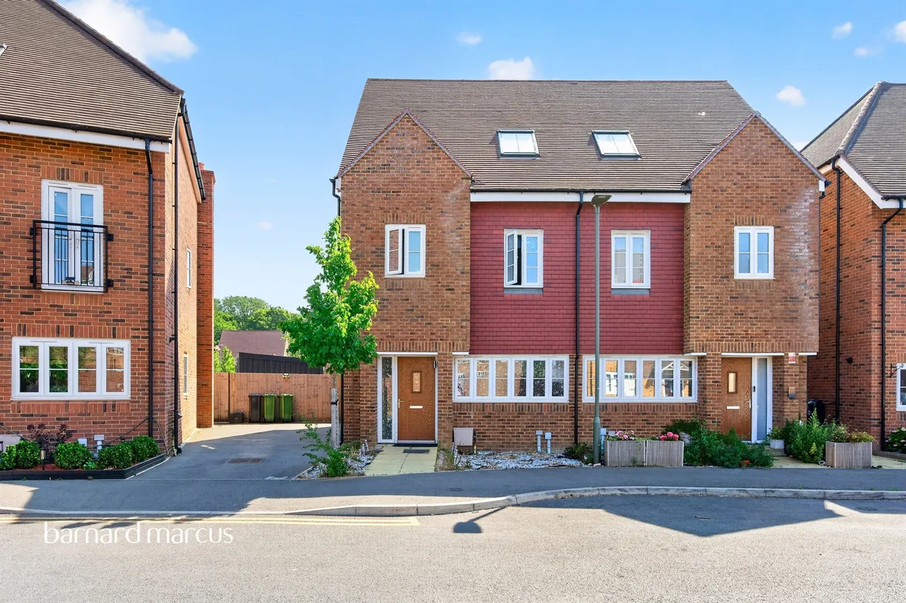 4 bed house for sale — Aylsham Road, Tadworth