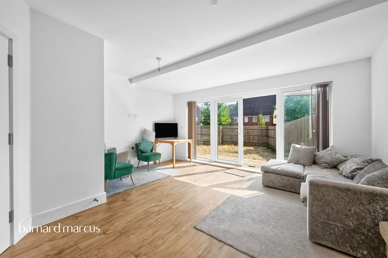 Aylsham Road, Tadworth, photo 4