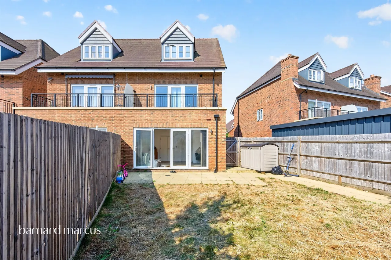Aylsham Road, Tadworth, photo 6