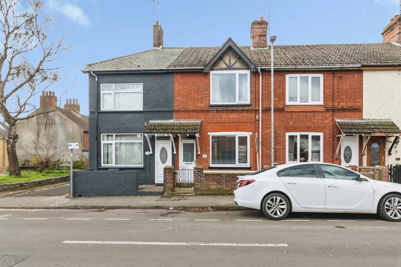 3 bed house for sale — Maidstone Road, Lowestoft