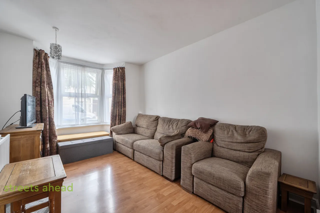 Dennett Road, Croydon, CR0, photo 2