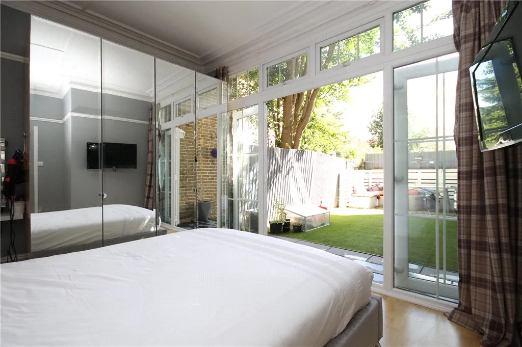 Mitcham Park, Mitcham, CR4, photo 8