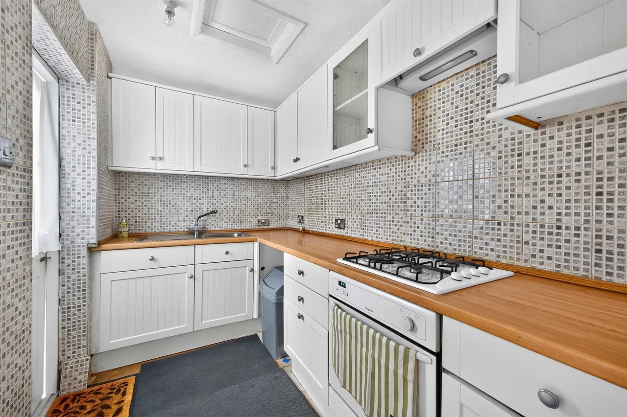 Risborough Drive, Worcester Park, photo 7