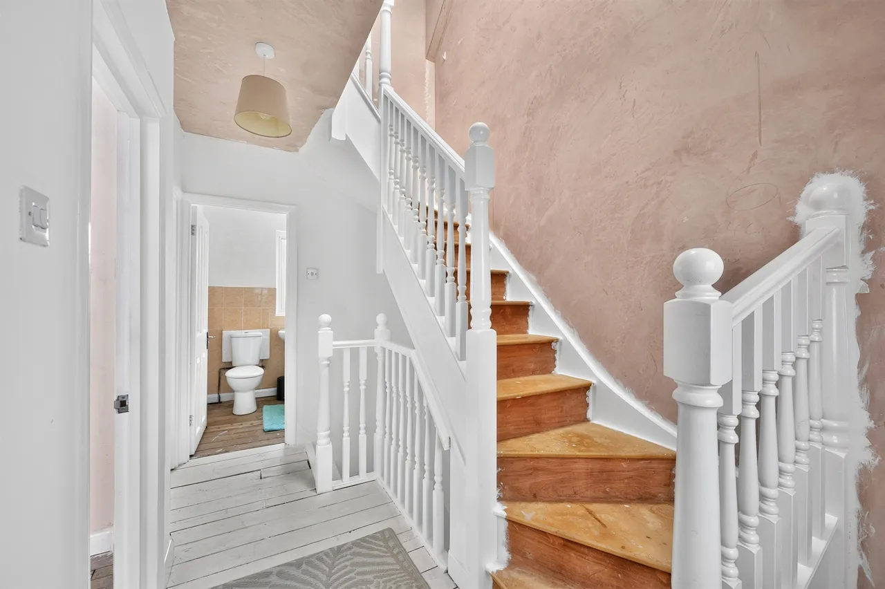 Risborough Drive, Worcester Park, photo 8