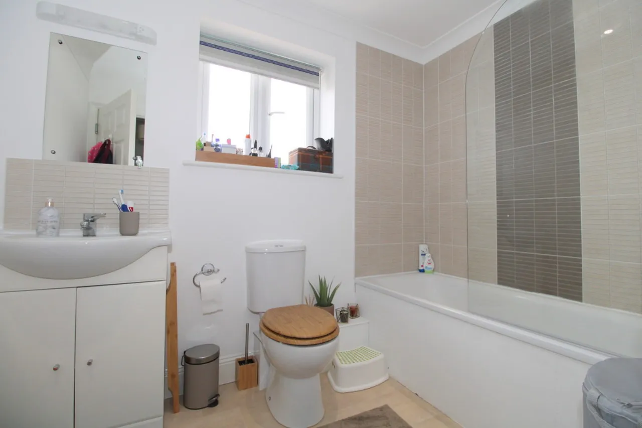 Ashmead Close, Ashford, photo 6