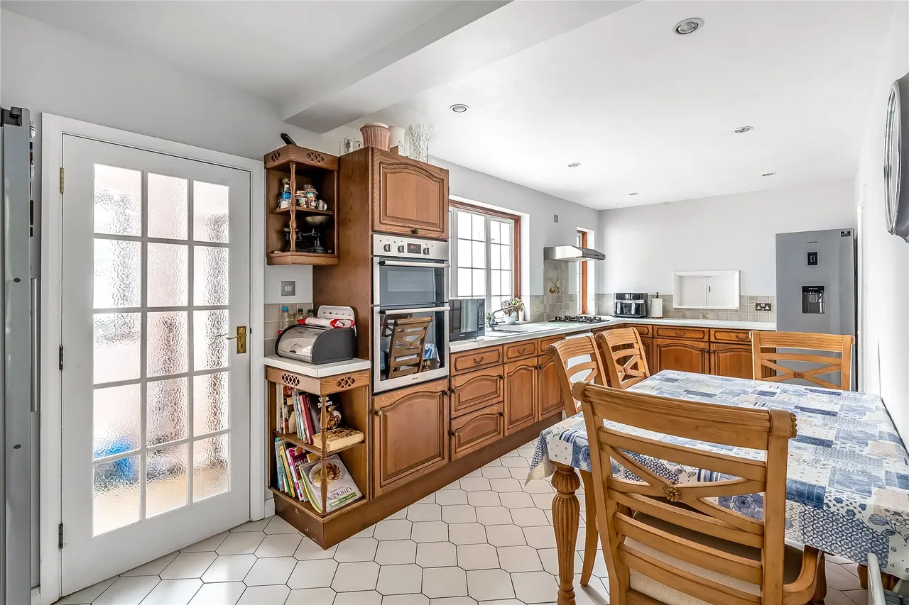 Shere Road, West Clandon, GU4, photo 2