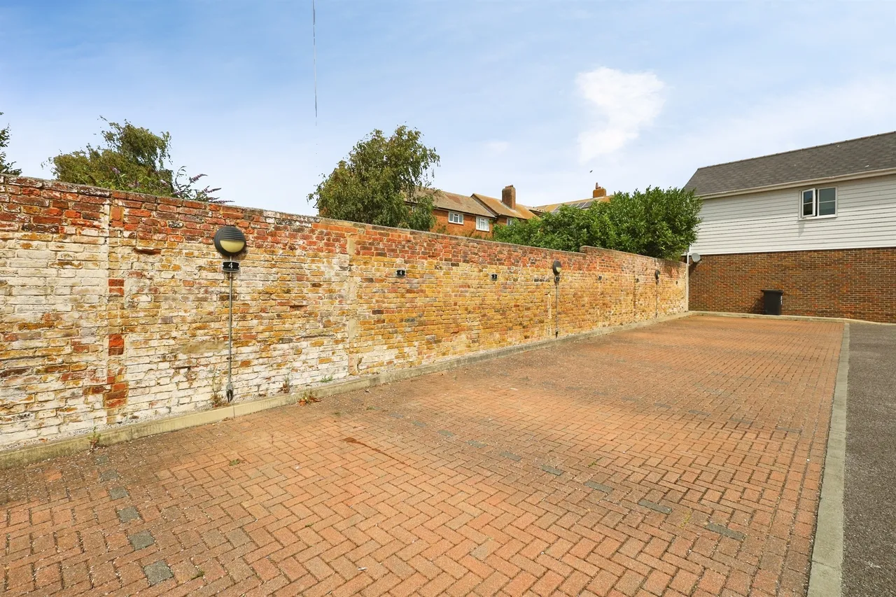 Fitzmaurice Mews, Eastbourne, BN22, photo 16