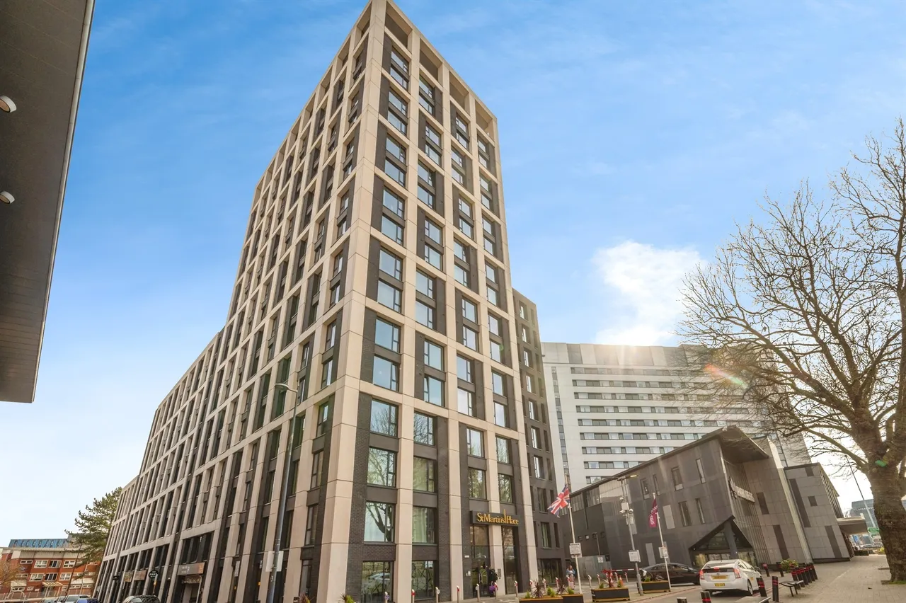 1 bed flat for sale, Broad Street, Birmingham, B15