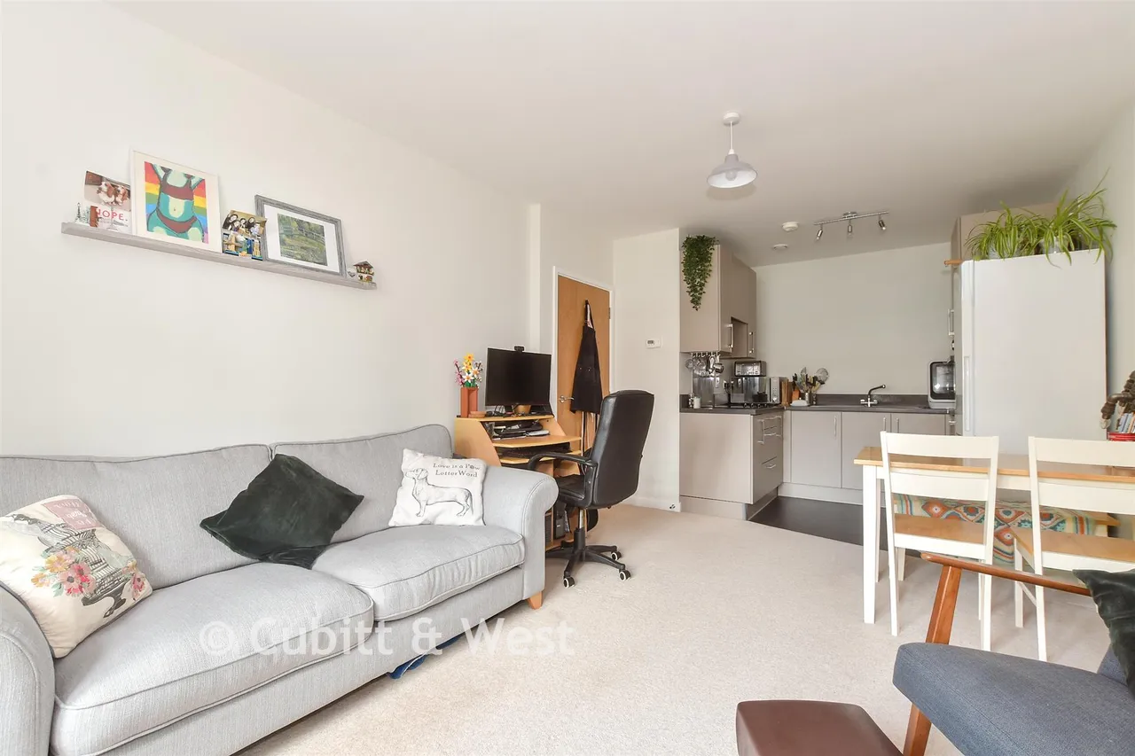Kensett Avenue, Southwater, RH13, photo 5