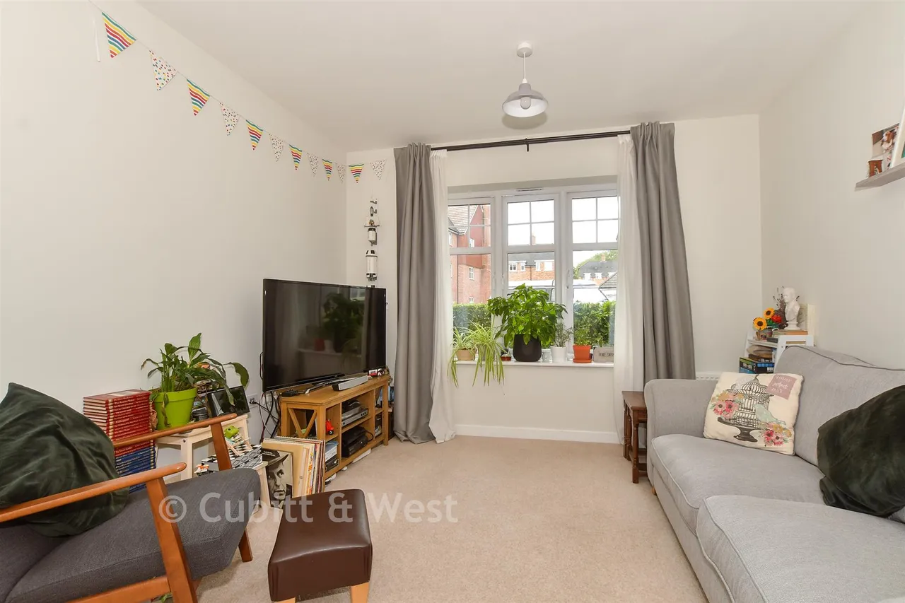 Kensett Avenue, Southwater, RH13, photo 6