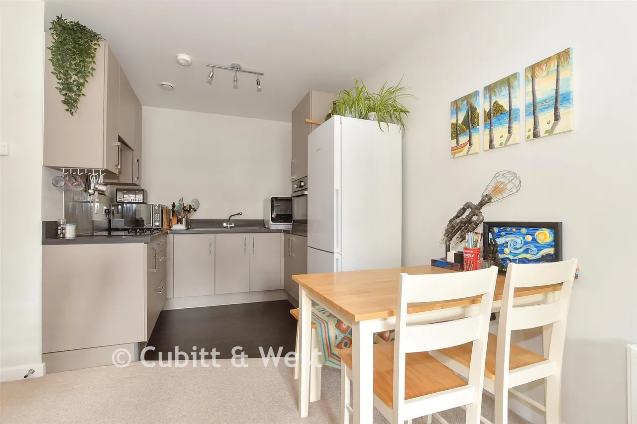 Kensett Avenue, Southwater, RH13, photo 4