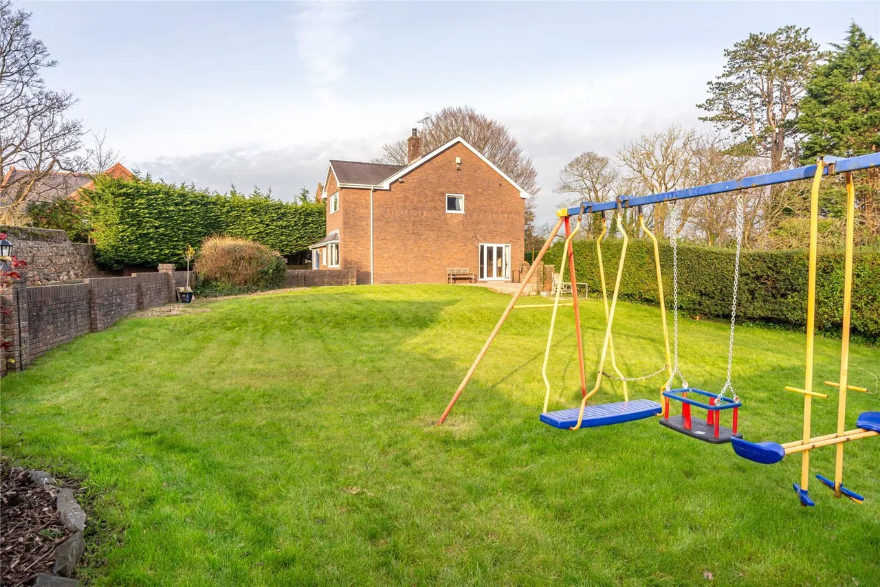 Priestley Road, Caernarfon, photo 10