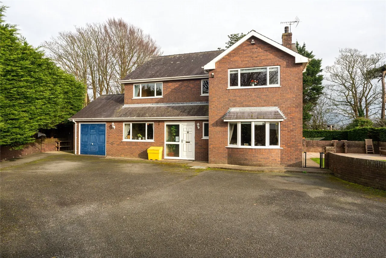 Priestley Road, Caernarfon, photo 2