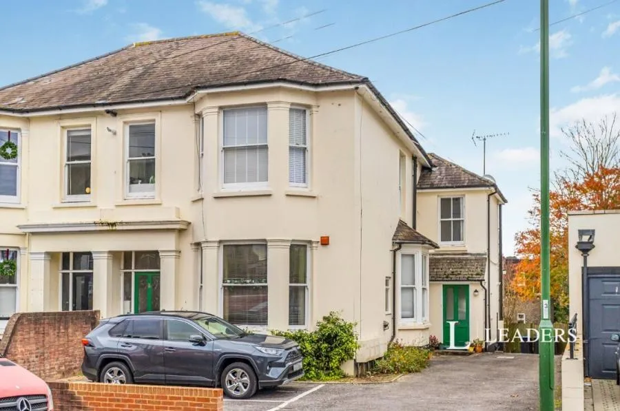 1 bed flat for sale, Sydney Road, Haywards Heath, RH16