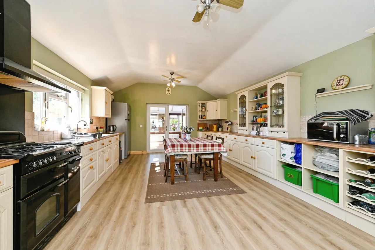 Baulkins Drove, Sutton Saint James, PE12, photo 5