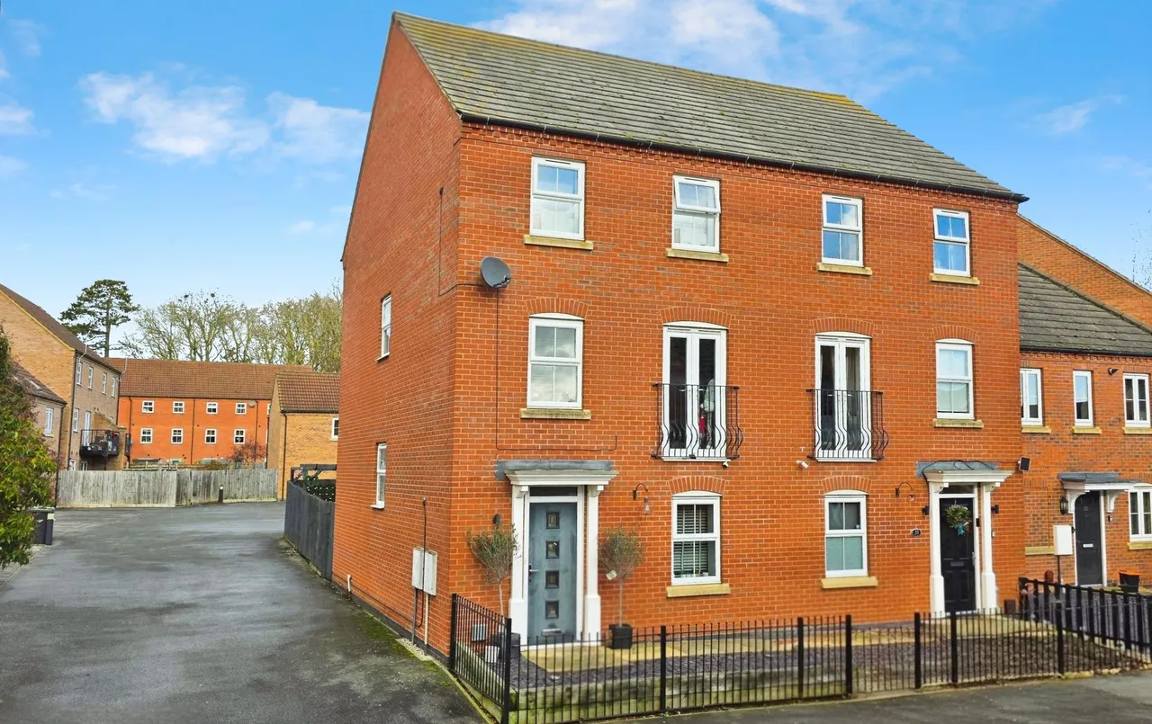 4 bed house for sale, Pentland Drive, Greylees, NG34