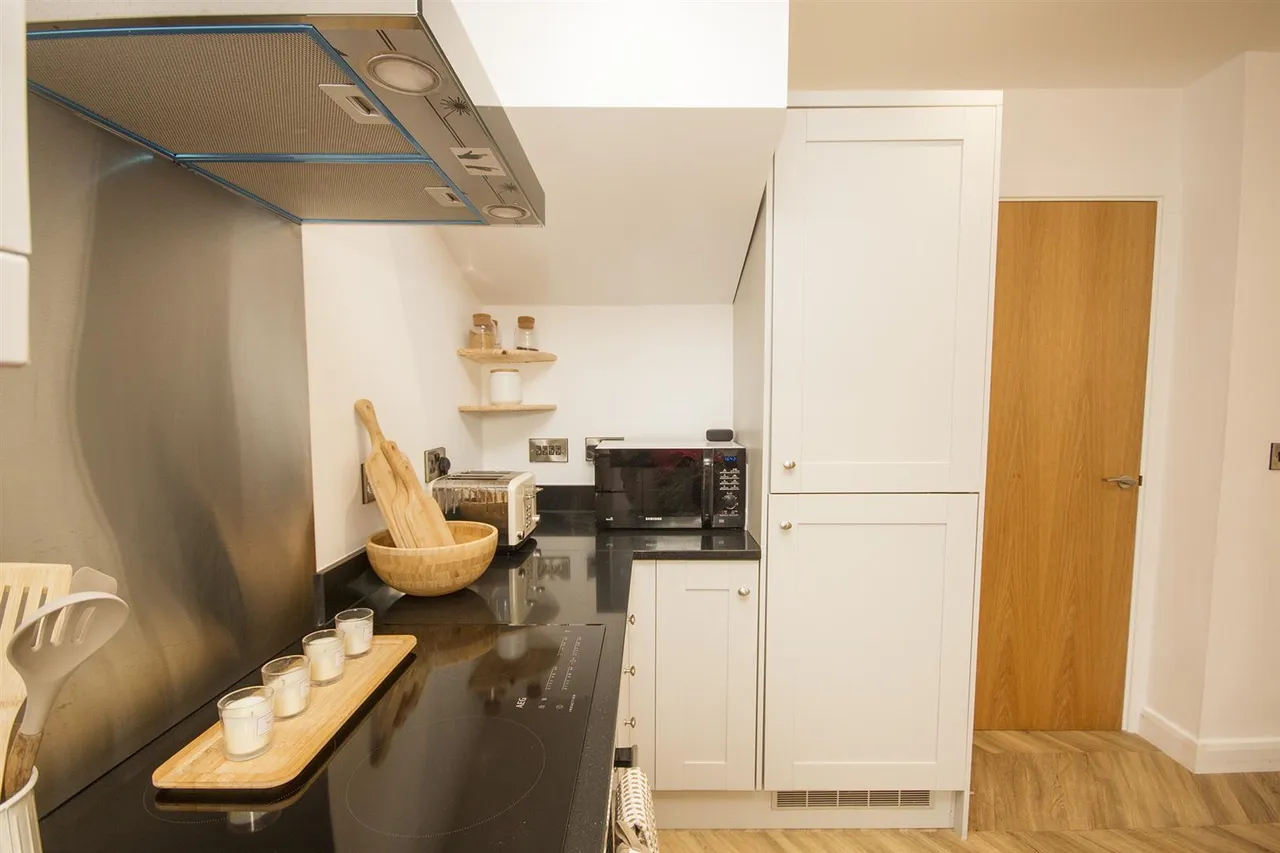 Bleaklow Court, Hawkshaw, Bury, BL8 4PT, photo 8