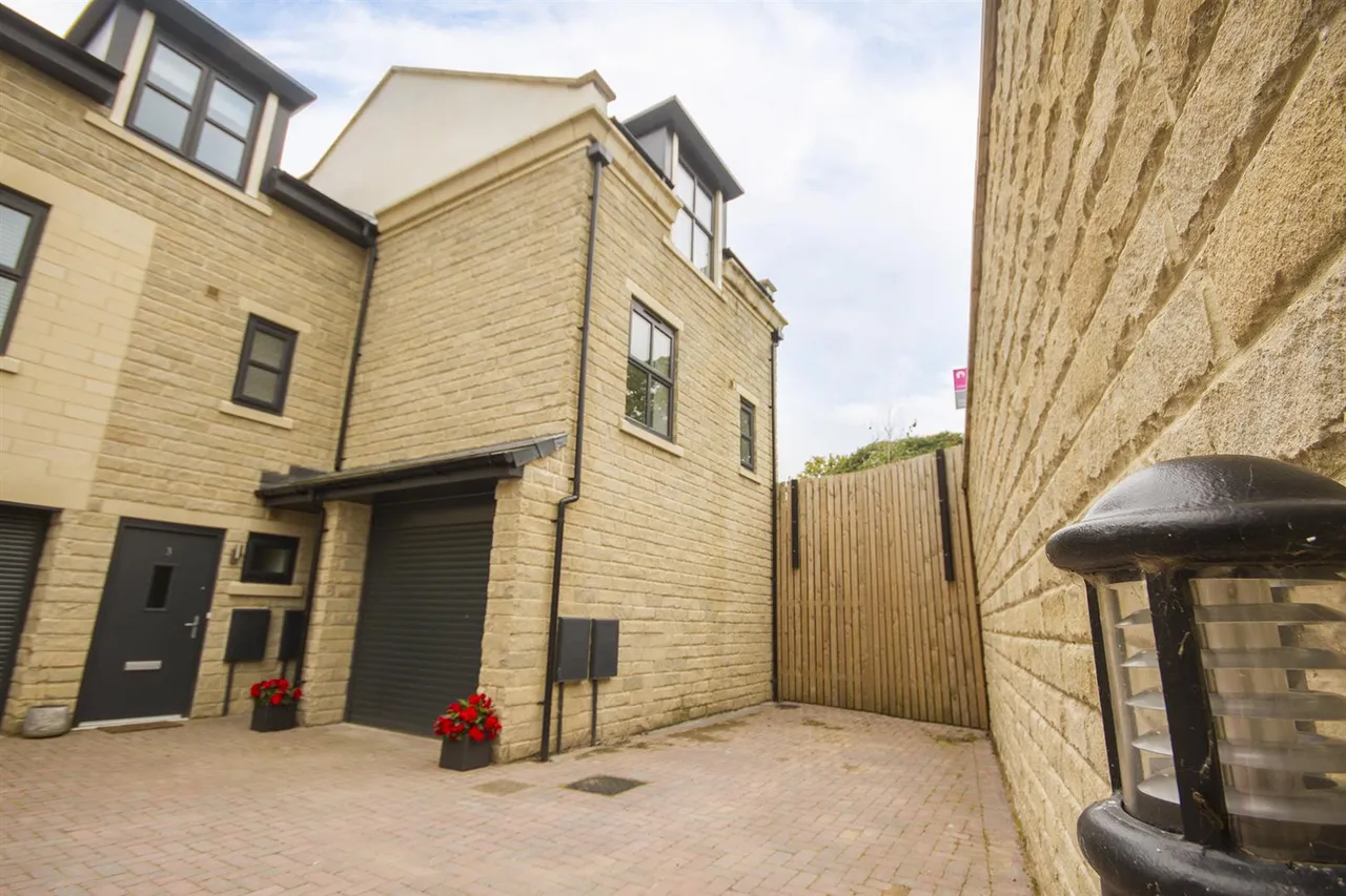 Bleaklow Court, Hawkshaw, Bury, BL8 4PT, photo 71